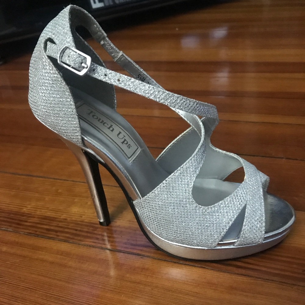 Like new silver prom shoes